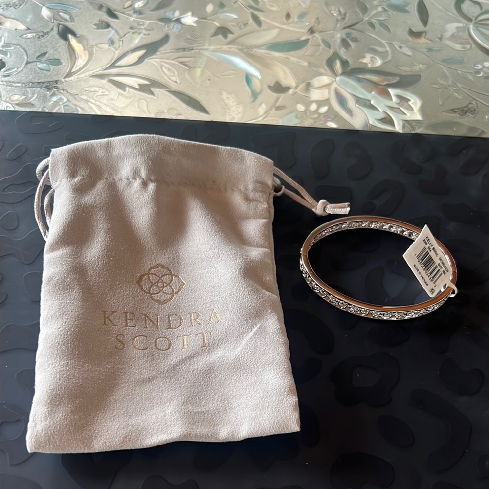 Kendra Scott Bangle bracelet Rhodium Silver NWT Size M/L - Picture 3 of 3